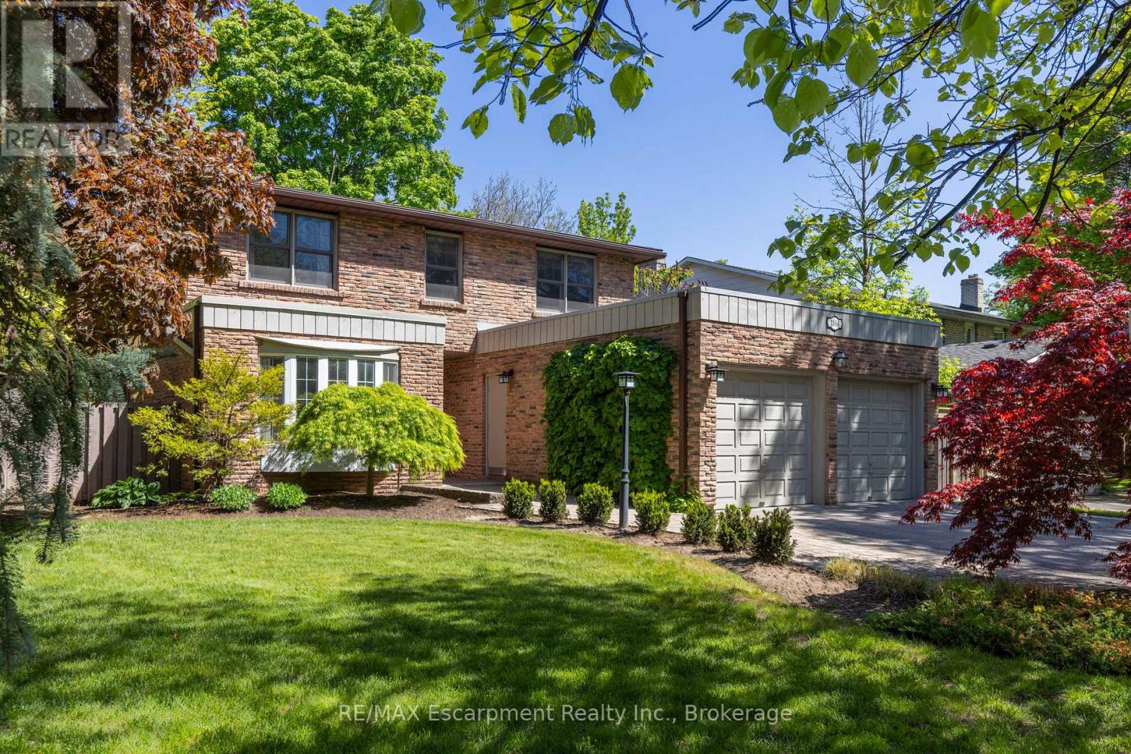 1164 Cynthia Lane, Oakville, Ontario  L6J 6A6 - Photo 1 - W12183200