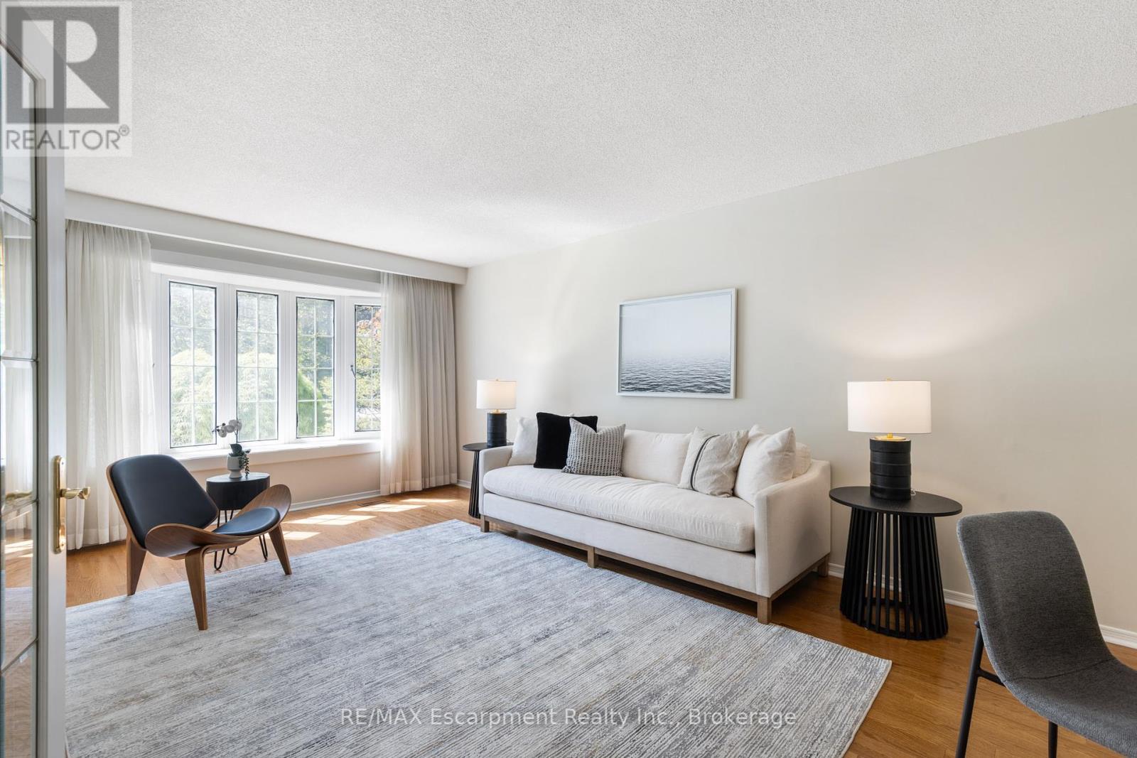 1164 Cynthia Lane, Oakville, Ontario  L6J 6A6 - Photo 6 - W12183200