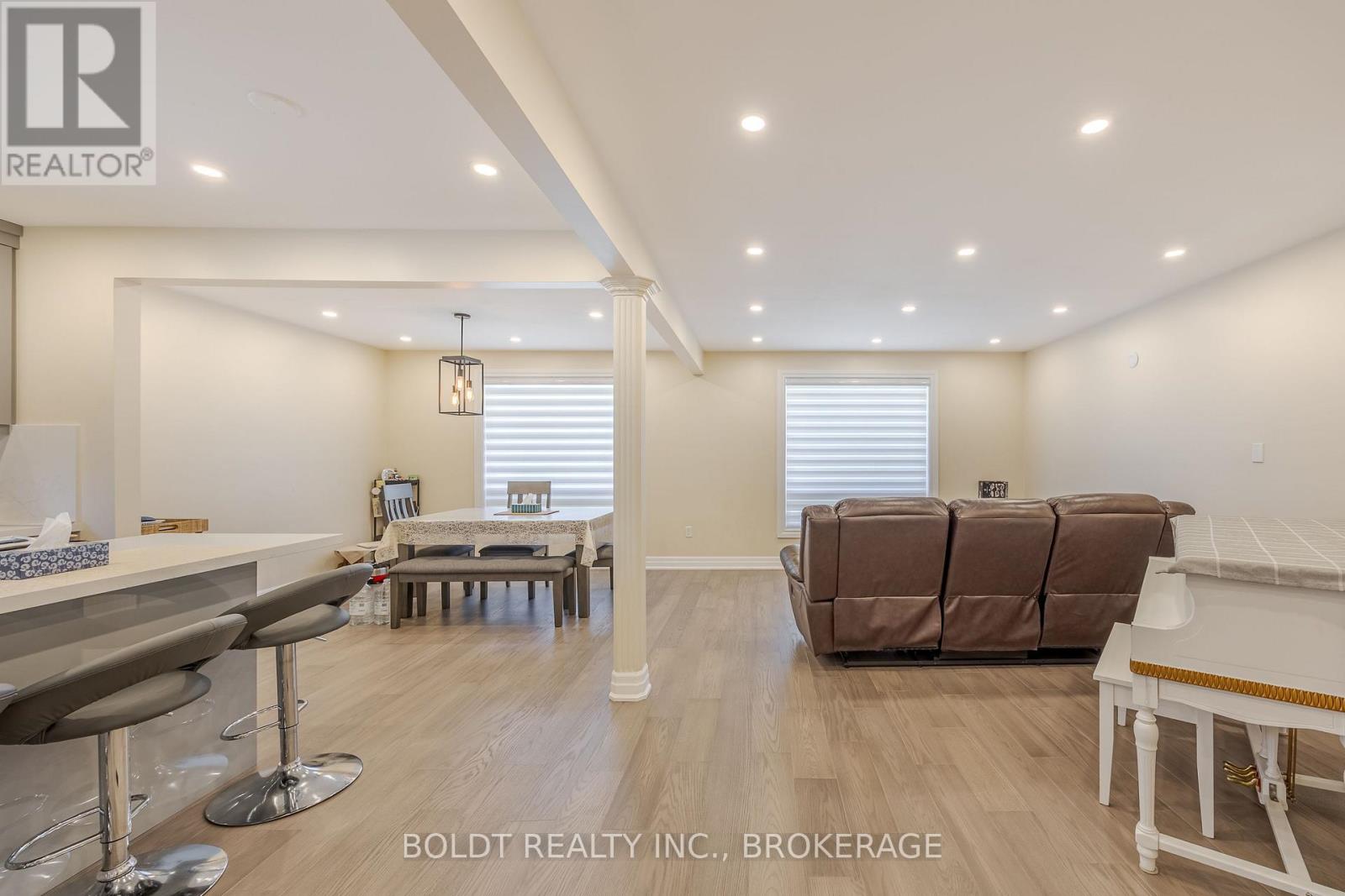 Upper 50 Crestcombe Road, St. Catharines, Ontario  L2S 2J4 - Photo 7 - X12183211