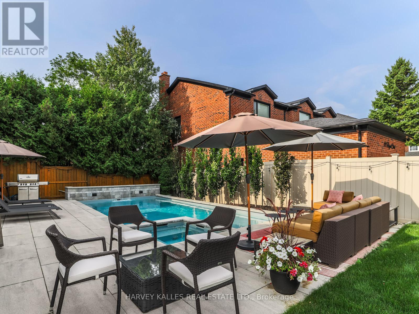 29 Falkland Place, Richmond Hill, Ontario  L4C 9P3 - Photo 40 - N12182233