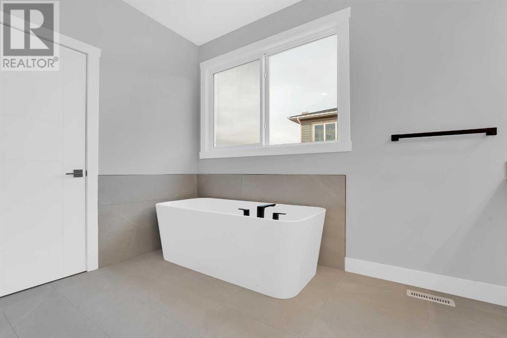 289 Waterford Heath, Chestermere, Alberta  T1X 2Z6 - Photo 24 - A2225590