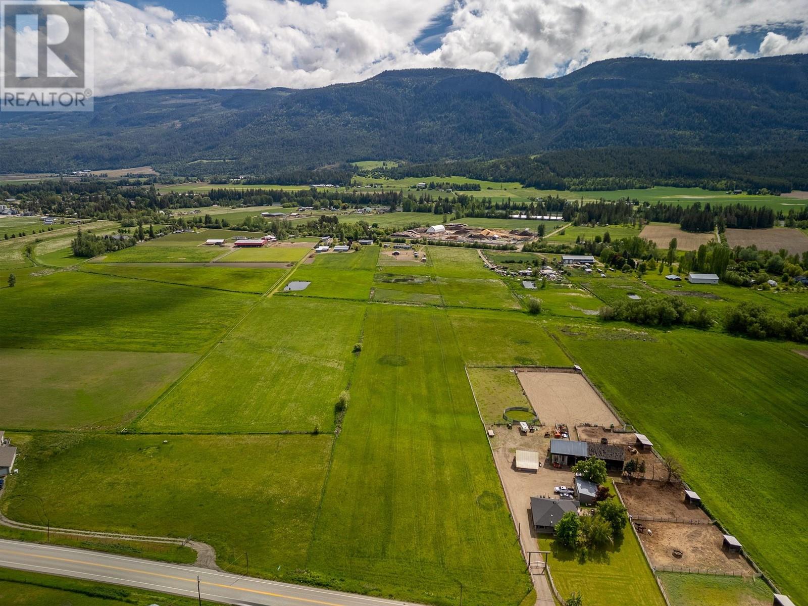 94 Tomkinson Road, Grindrod, British Columbia  V0E 1Y0 - Photo 11 - 10349015