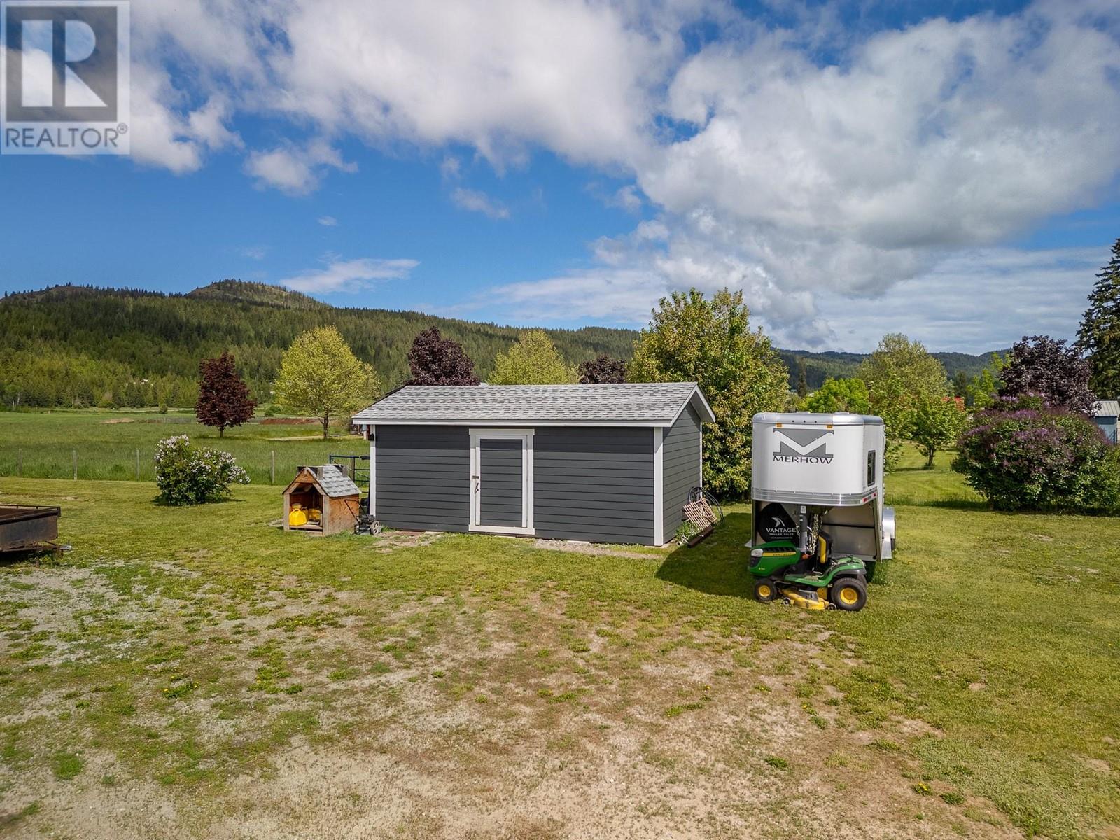 94 Tomkinson Road, Grindrod, British Columbia  V0E 1Y0 - Photo 12 - 10349015