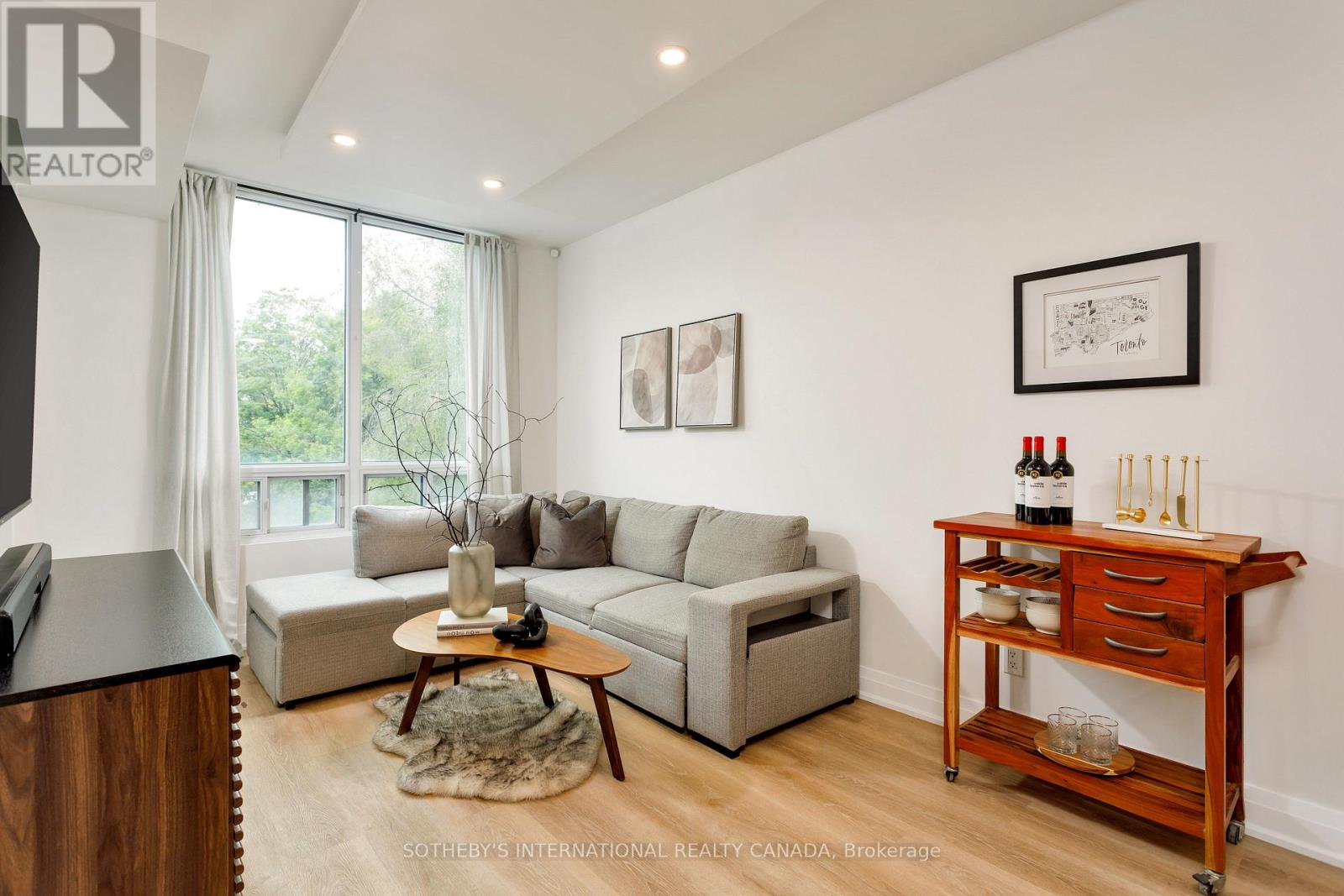201 - 3391 Bloor Street W, Toronto, Ontario  M8X 1G3 - Photo 8 - W12181428
