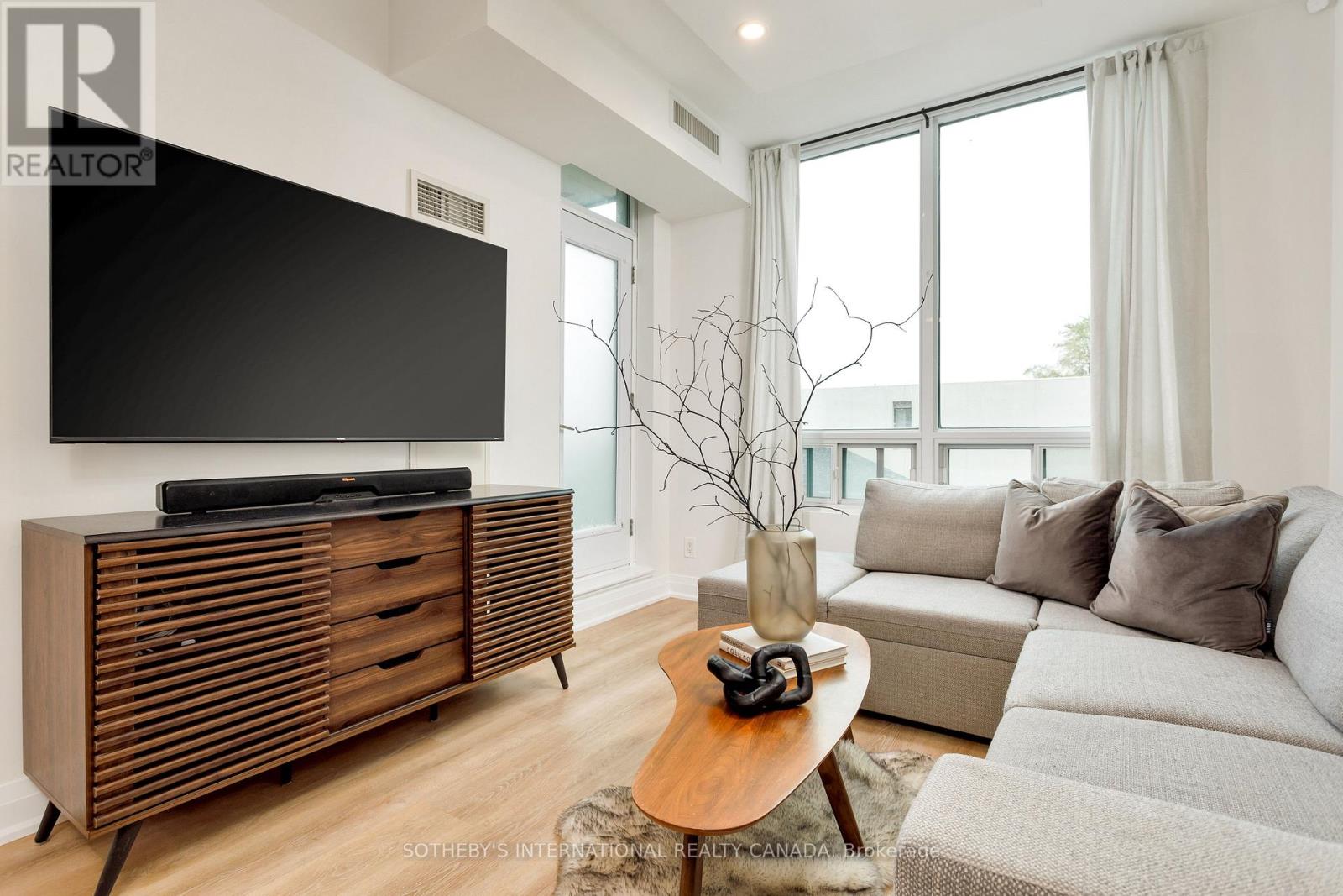 201 - 3391 Bloor Street W, Toronto, Ontario  M8X 1G3 - Photo 11 - W12181428