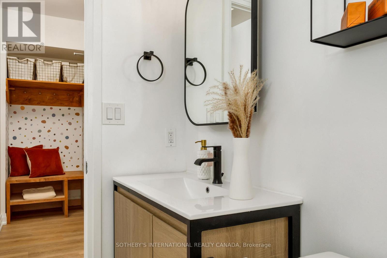 201 - 3391 Bloor Street W, Toronto, Ontario  M8X 1G3 - Photo 26 - W12181428
