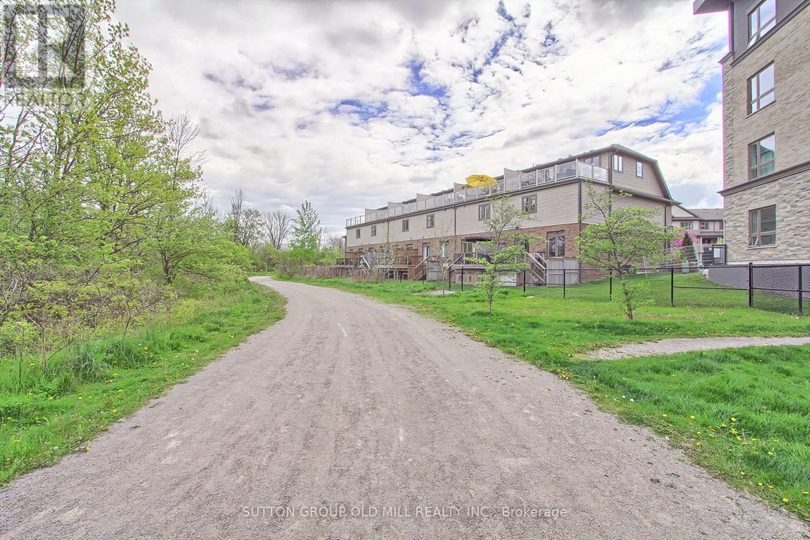 53 Southshore Crescent, Hamilton, Ontario  L8E 0J3 - Photo 40 - X12167081