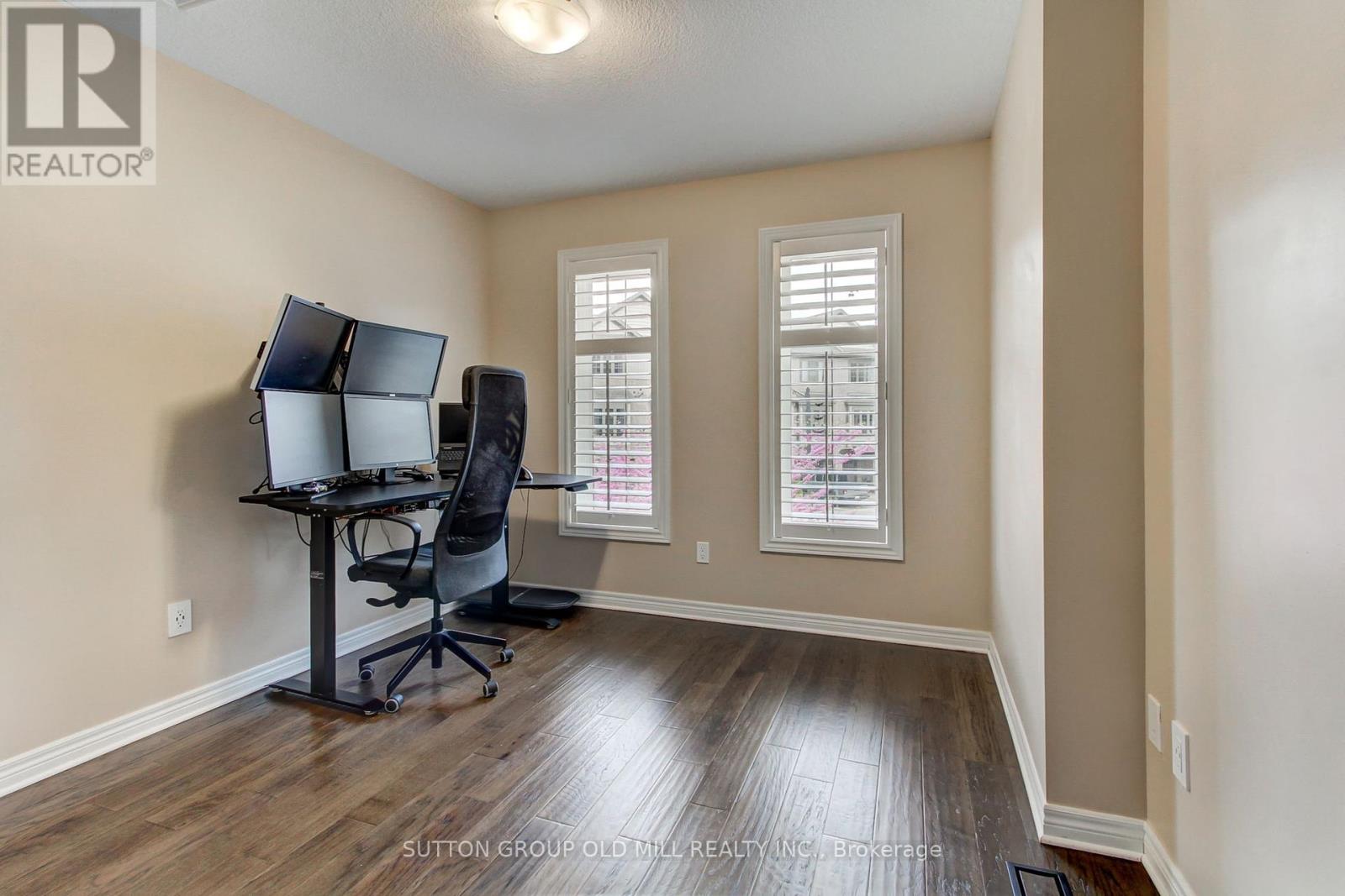 53 Southshore Crescent, Hamilton, Ontario  L8E 0J3 - Photo 23 - X12167081