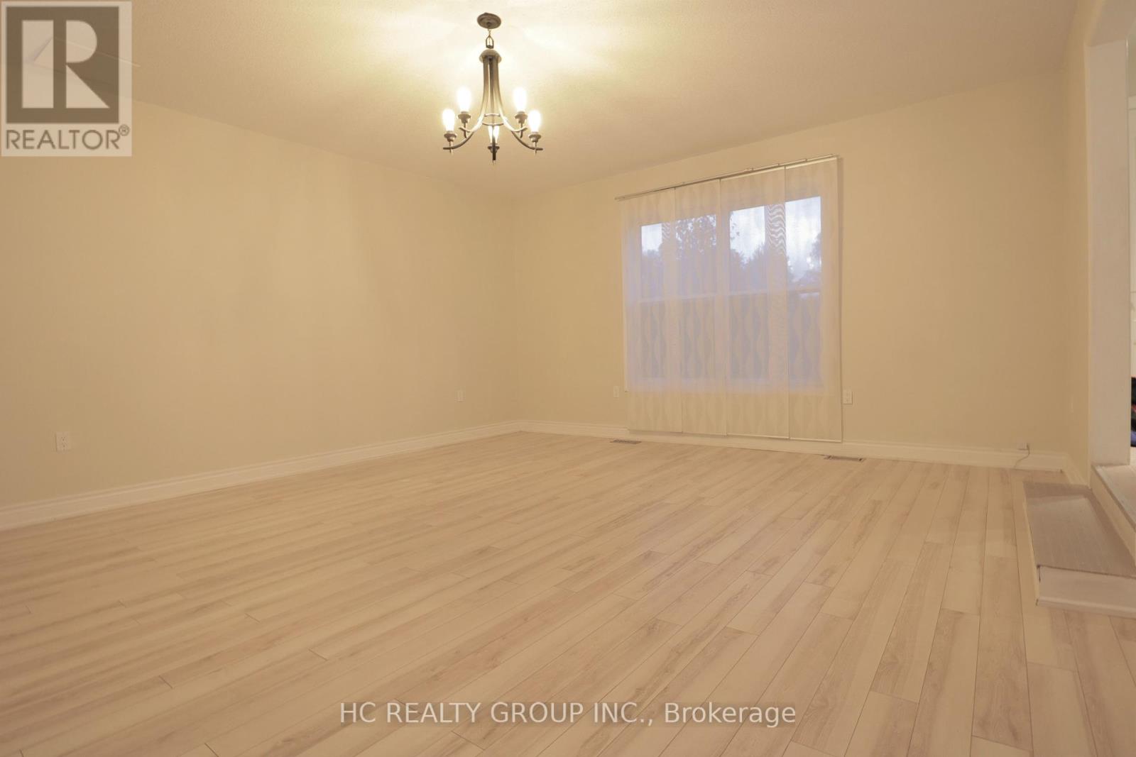 Upper - 94 Prospect Street, Newmarket, Ontario  L3Y 3T4 - Photo 3 - N12183183