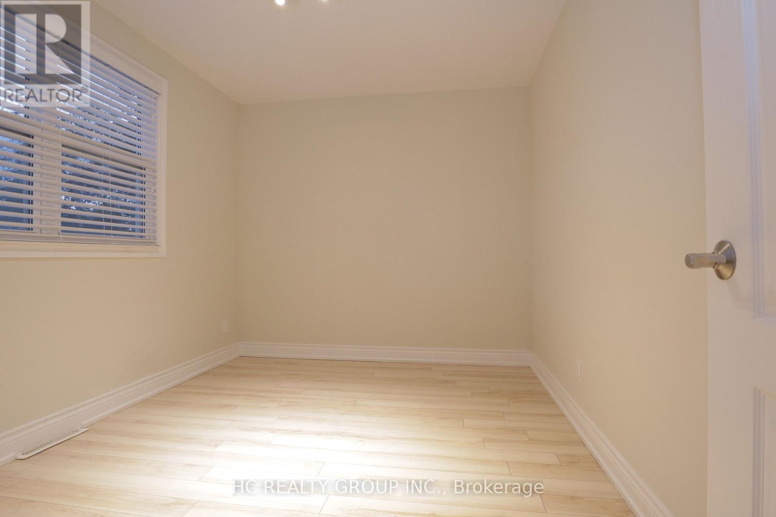 Upper - 94 Prospect Street, Newmarket, Ontario  L3Y 3T4 - Photo 8 - N12183183