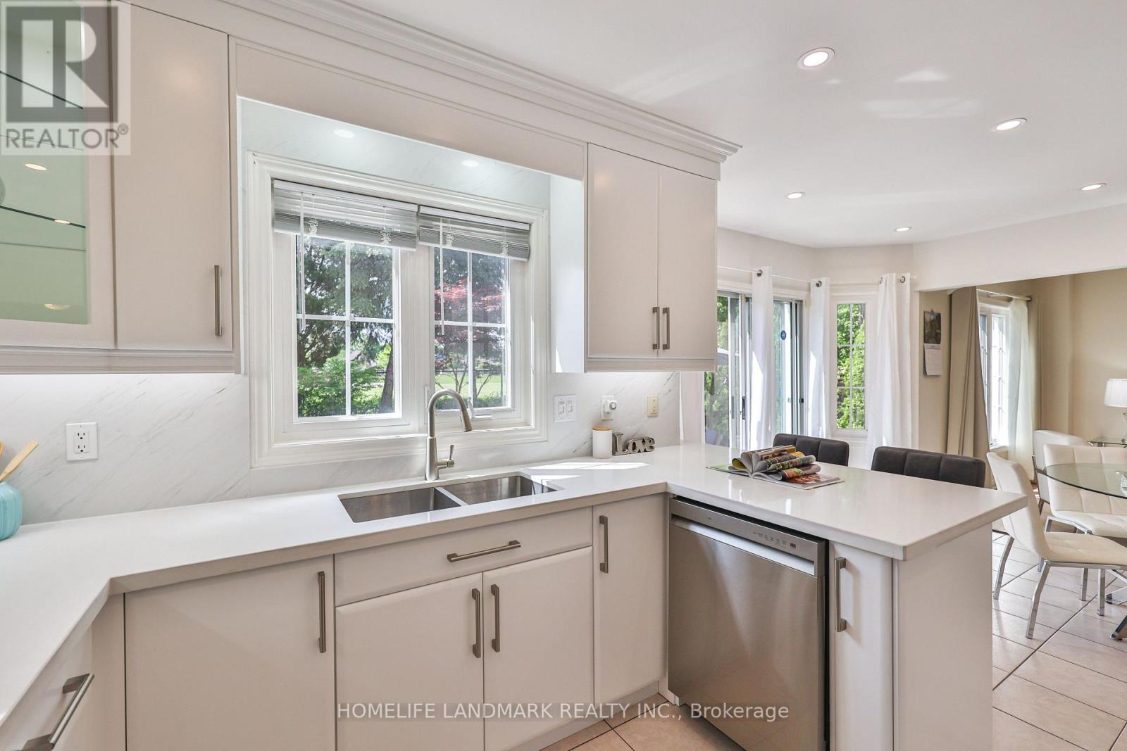 37 Bluebell Drive, Markham (Rouge Fairways), Ontario  L3S 3P8 - Photo 10 - N12183192