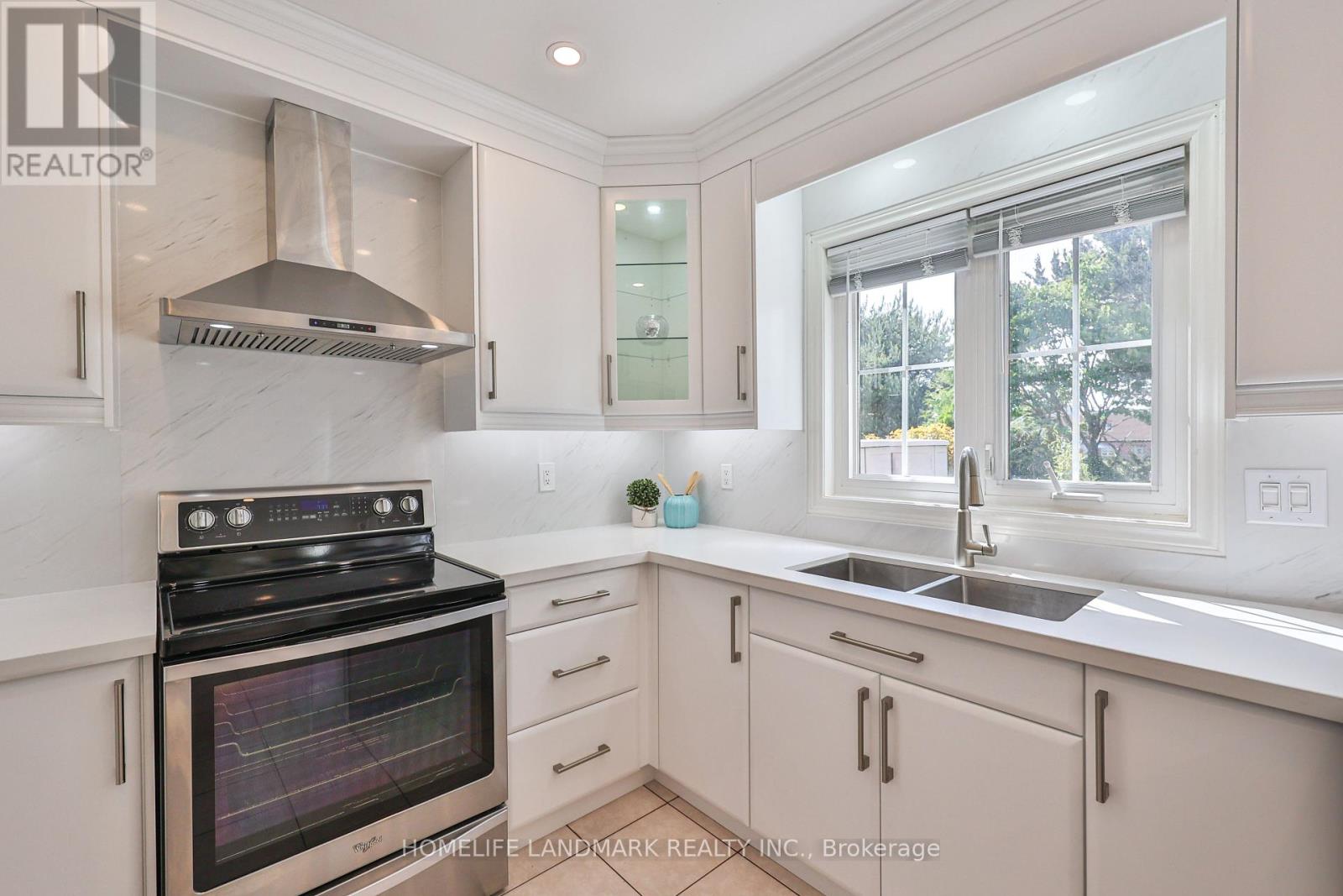37 Bluebell Drive, Markham (Rouge Fairways), Ontario  L3S 3P8 - Photo 8 - N12183192