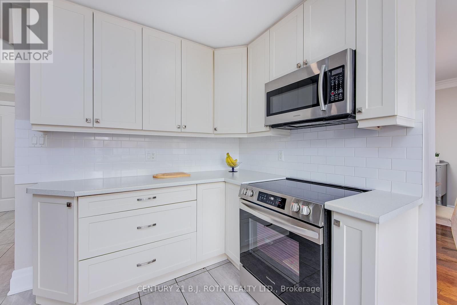 25 Keats Drive, Barrie, Ontario  L4N 6C9 - Photo 10 - S12183213
