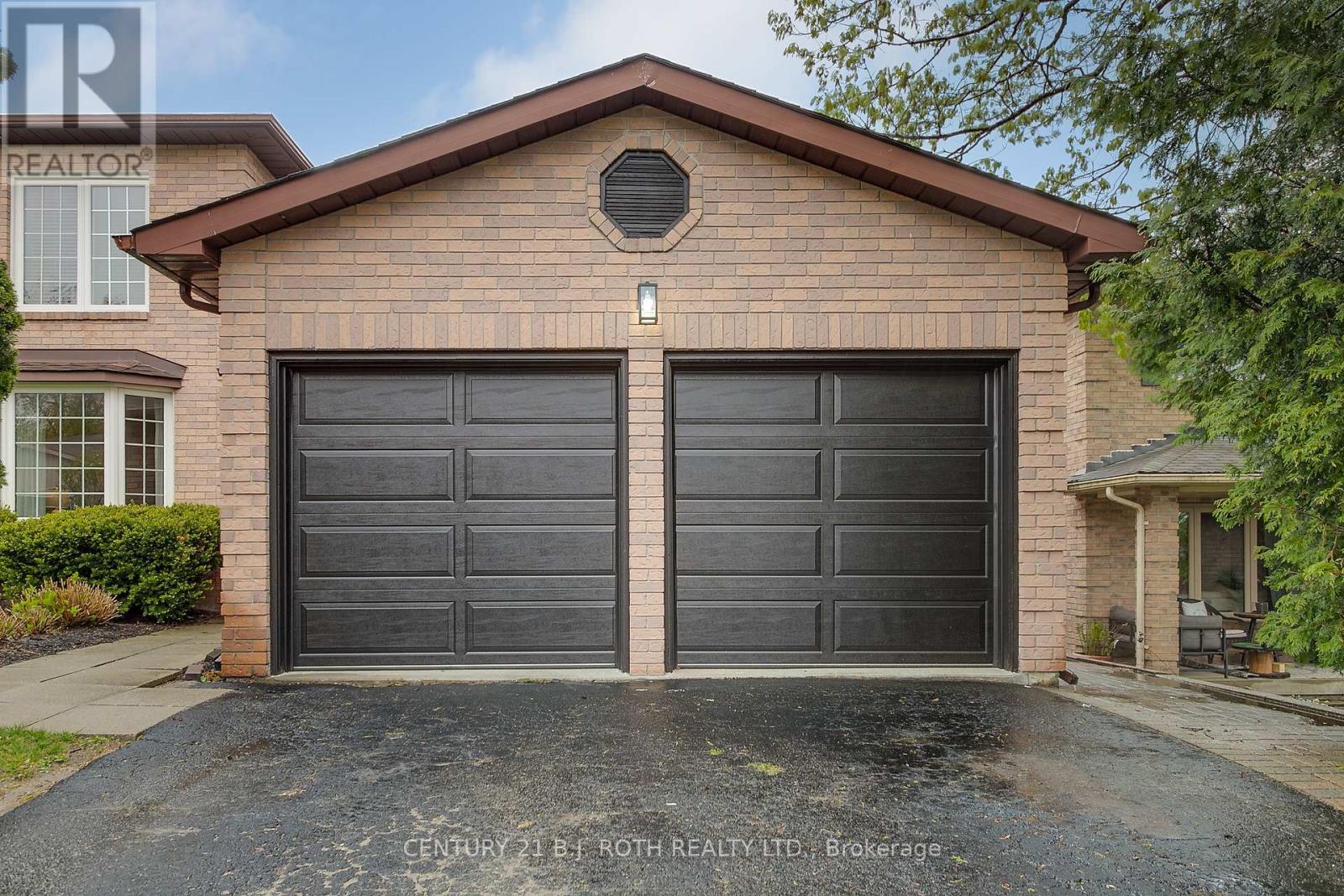 25 Keats Drive, Barrie, Ontario  L4N 6C9 - Photo 2 - S12183213
