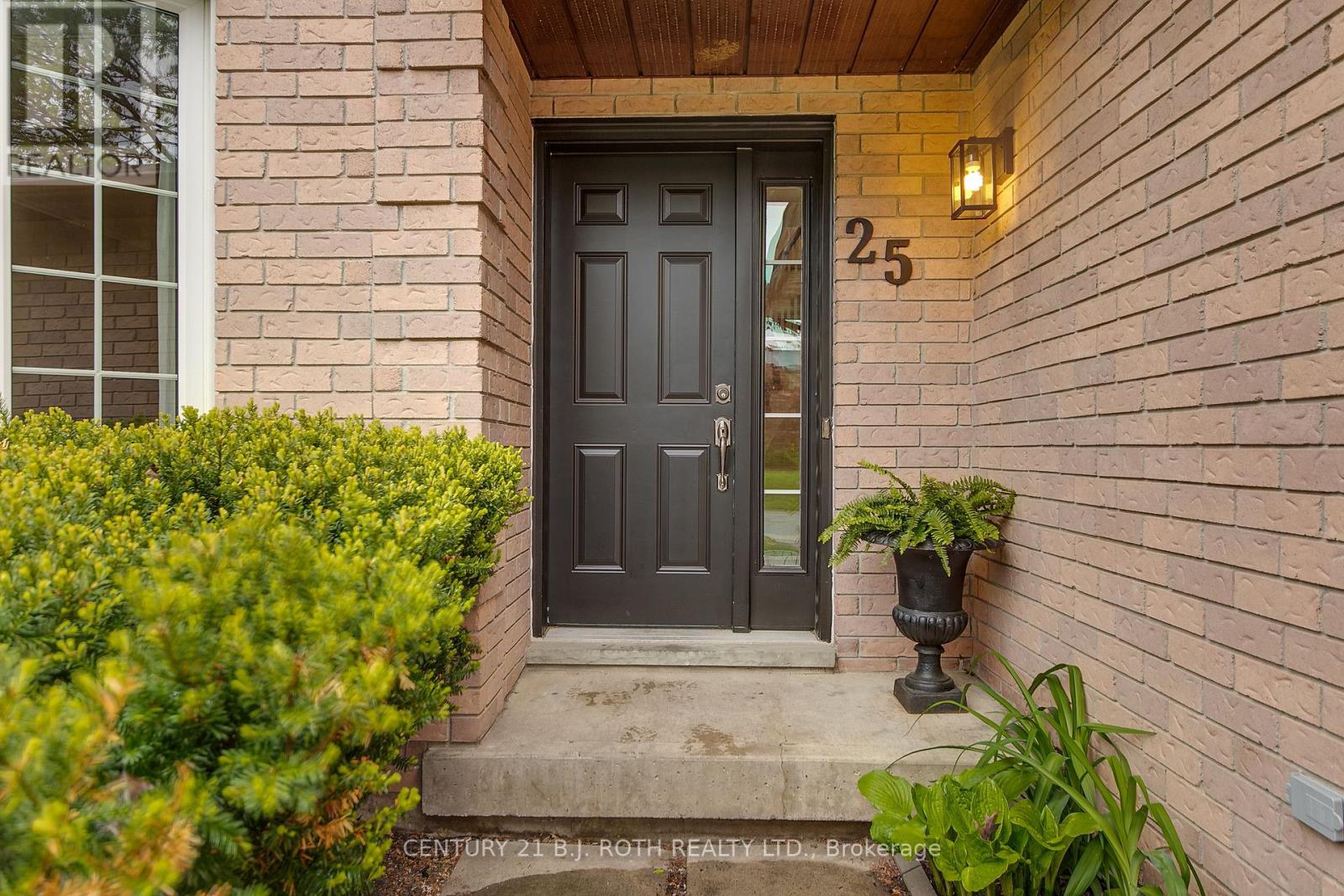 25 Keats Drive, Barrie, Ontario  L4N 6C9 - Photo 3 - S12183213