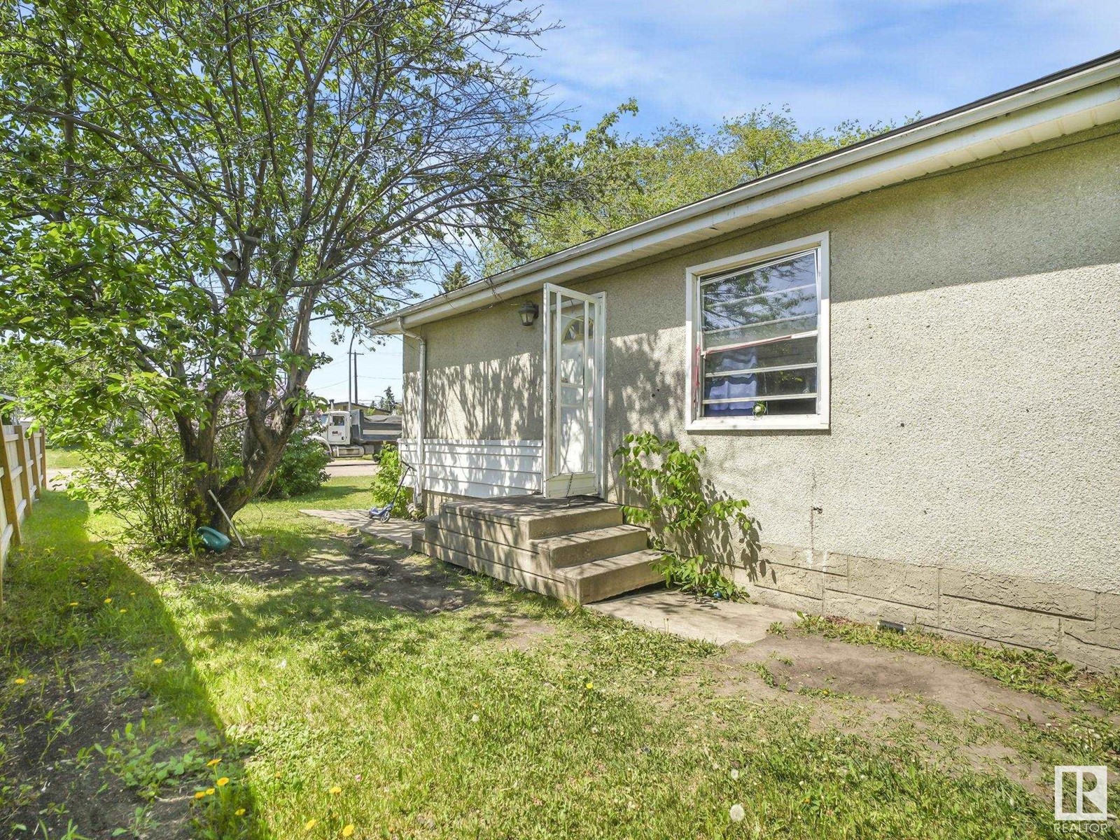 12723 74 St Nw, Edmonton, Alberta  T5C 0W8 - Photo 4 - E4439310