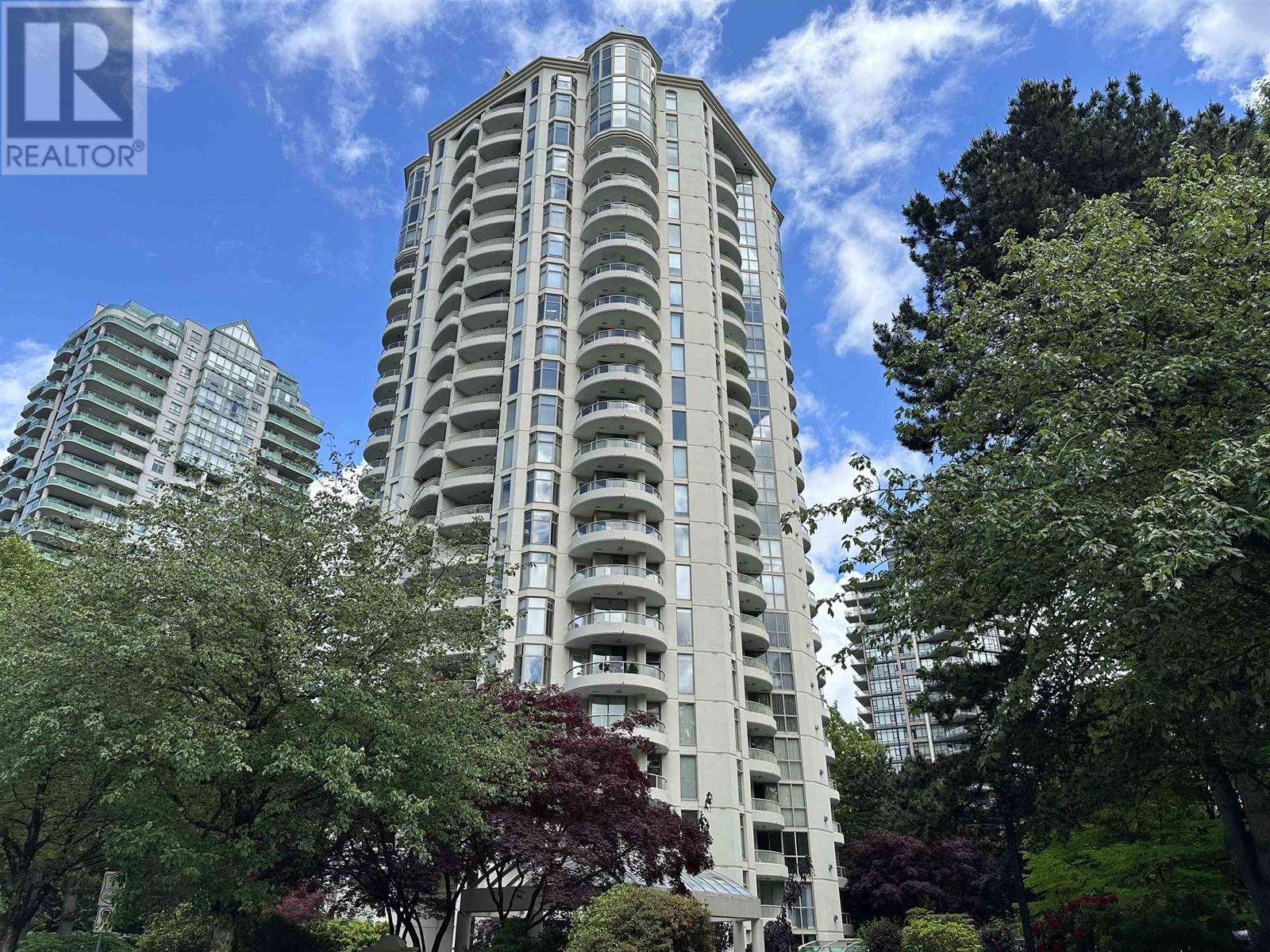 201 6188 PATTERSON AVENUE, Burnaby, British Columbia