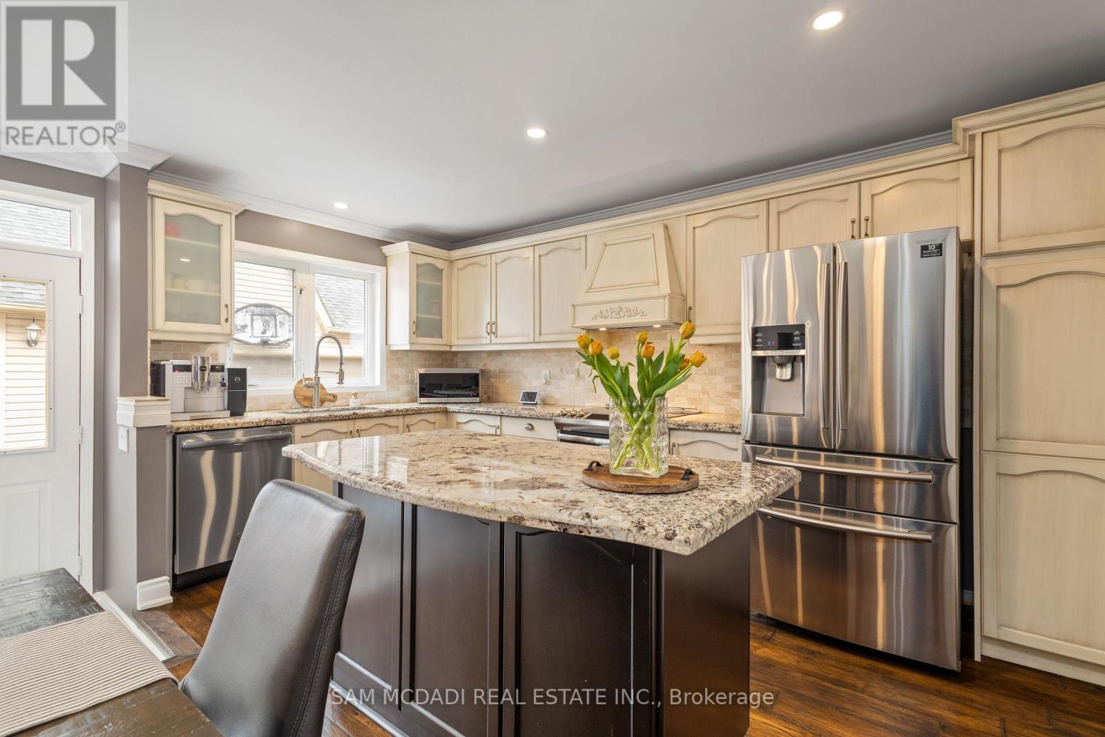 7174 Upton Crescent, Mississauga, Ontario  L5N 7L6 - Photo 16 - W12183160