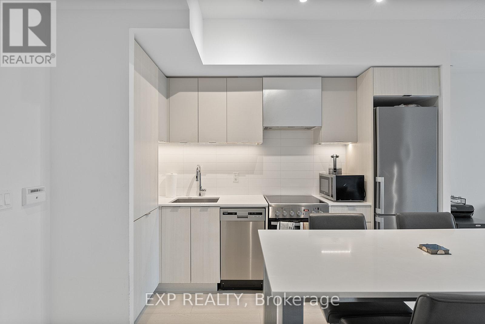 630 - 26 Gibbs Road, Toronto, Ontario  M9B 0E3 - Photo 4 - W12183170