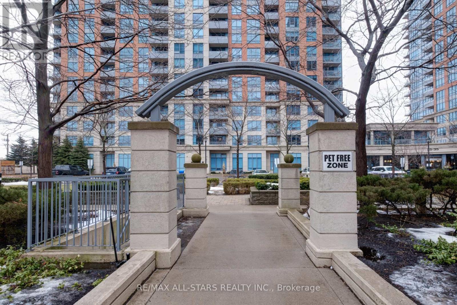 1233 - 35 Viking Lane, Toronto, Ontario  M9B 0A2 - Photo 2 - W12183171