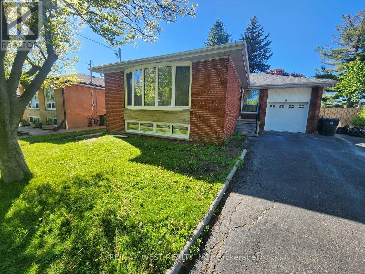 MAIN - 5 LUDGATE DRIVE, Toronto, Ontario