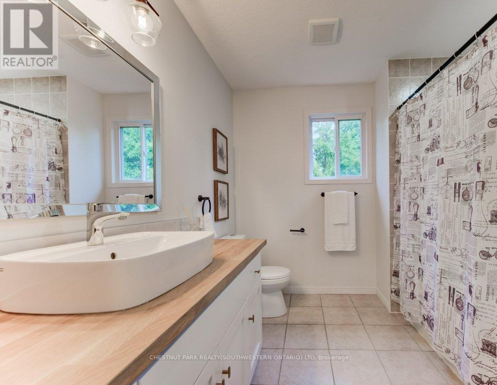 33 Henderson Drive, Guelph (Grange Road), Ontario  N1E 0C8 - Photo 31 - X12183169