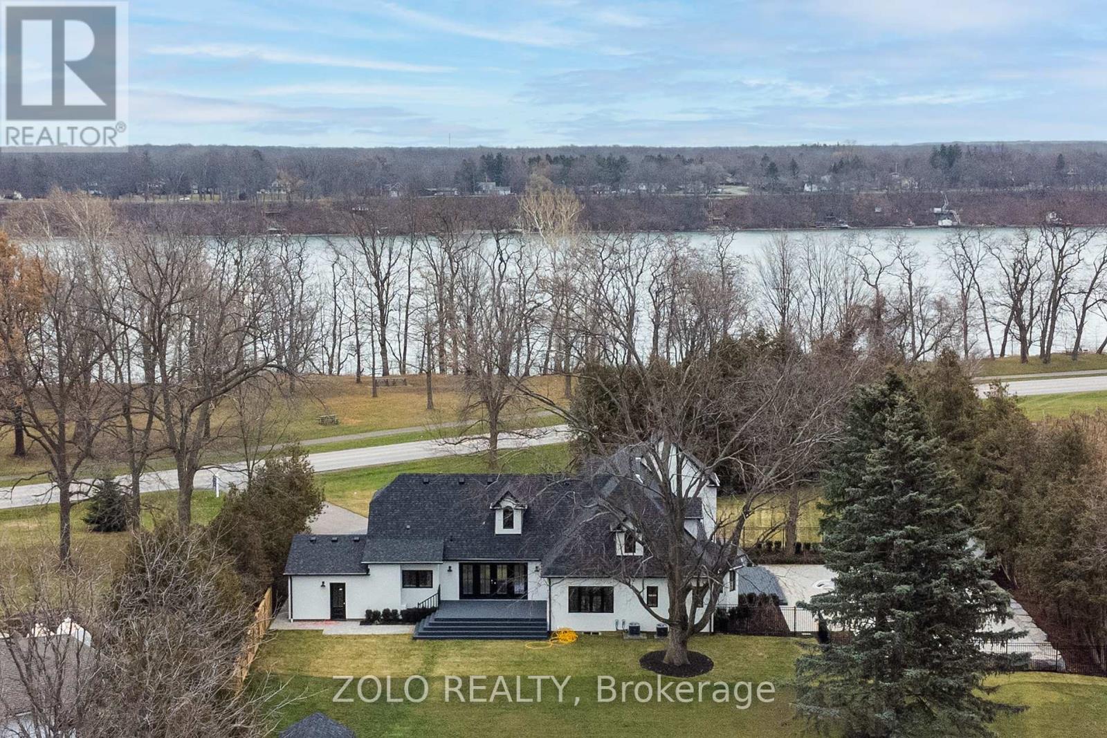15886 Niagara Parkway, Niagara-On-The-Lake (River), Ontario  L0S 1J0 - Photo 1 - X12183173