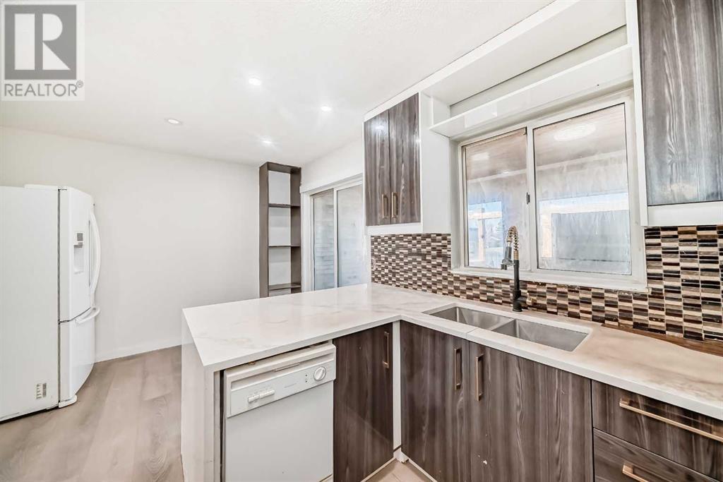 109 Falmere Way Ne, Calgary, Alberta  T3J 2Y5 - Photo 4 - A2214840