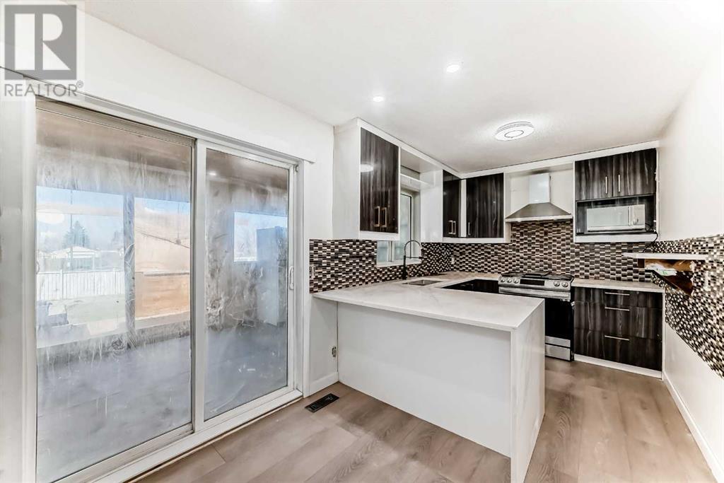 Property at 109 Falmere Way NE image 3