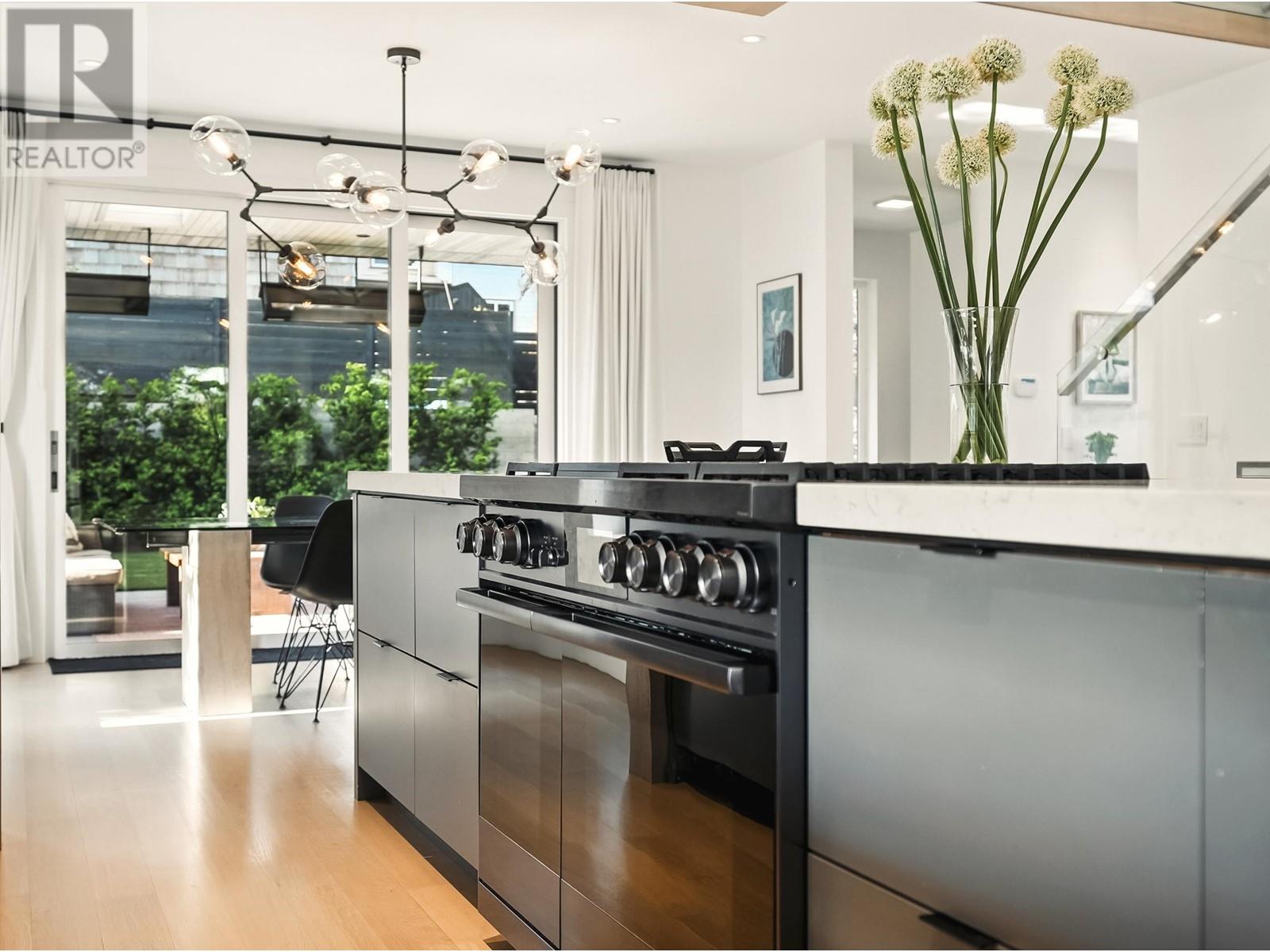 452 E 4th Street, North Vancouver, British Columbia  V7L 1J5 - Photo 8 - R3009106