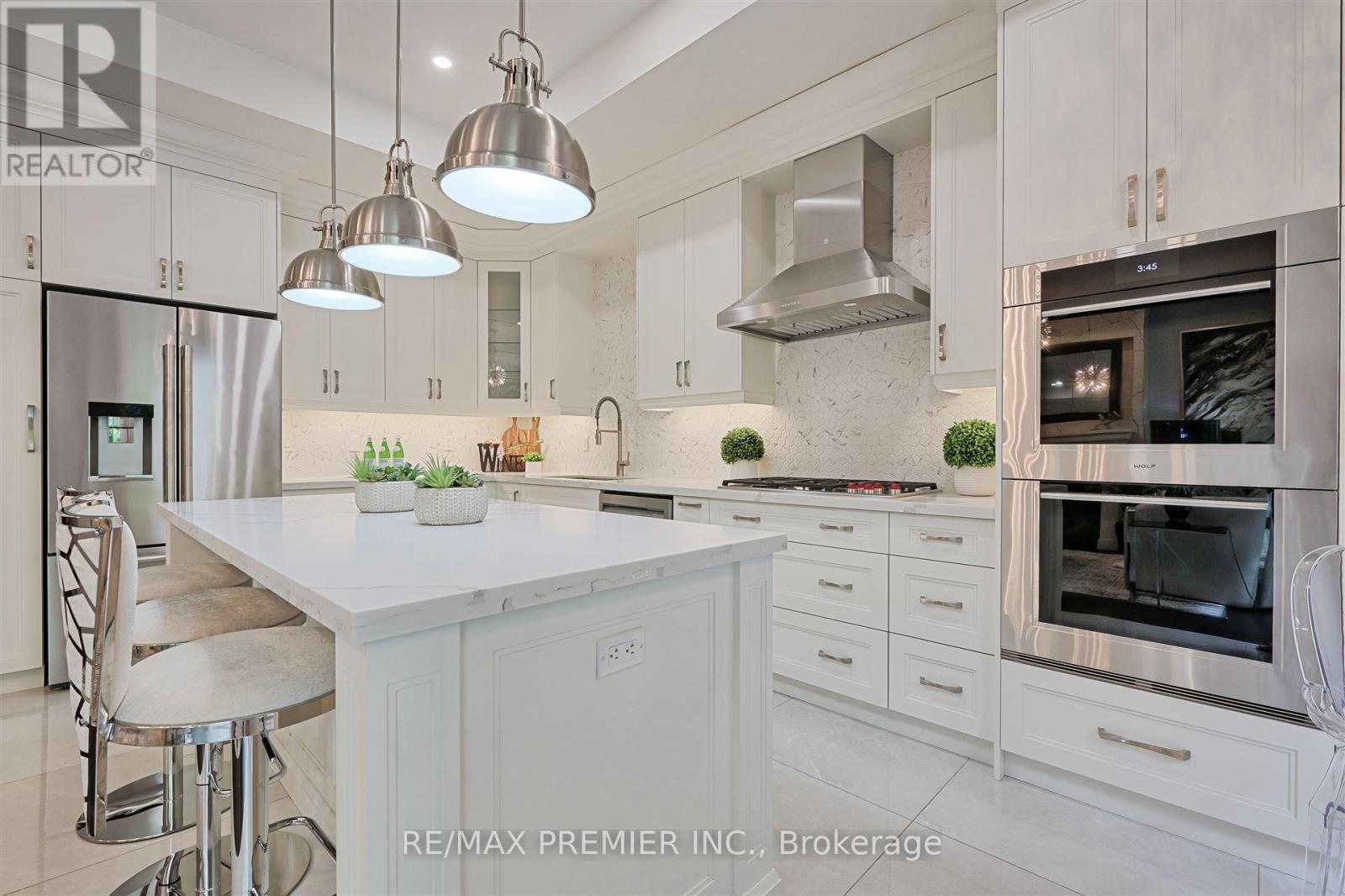 16 Leith Place, Toronto, Ontario  M4N 2R8 - Photo 11 - C12183236