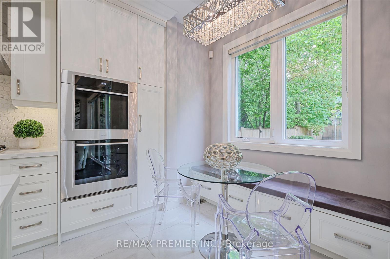 16 Leith Place, Toronto, Ontario  M4N 2R8 - Photo 12 - C12183236