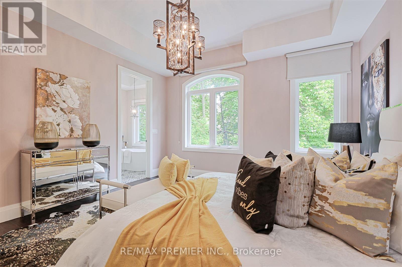 16 Leith Place, Toronto, Ontario  M4N 2R8 - Photo 18 - C12183236
