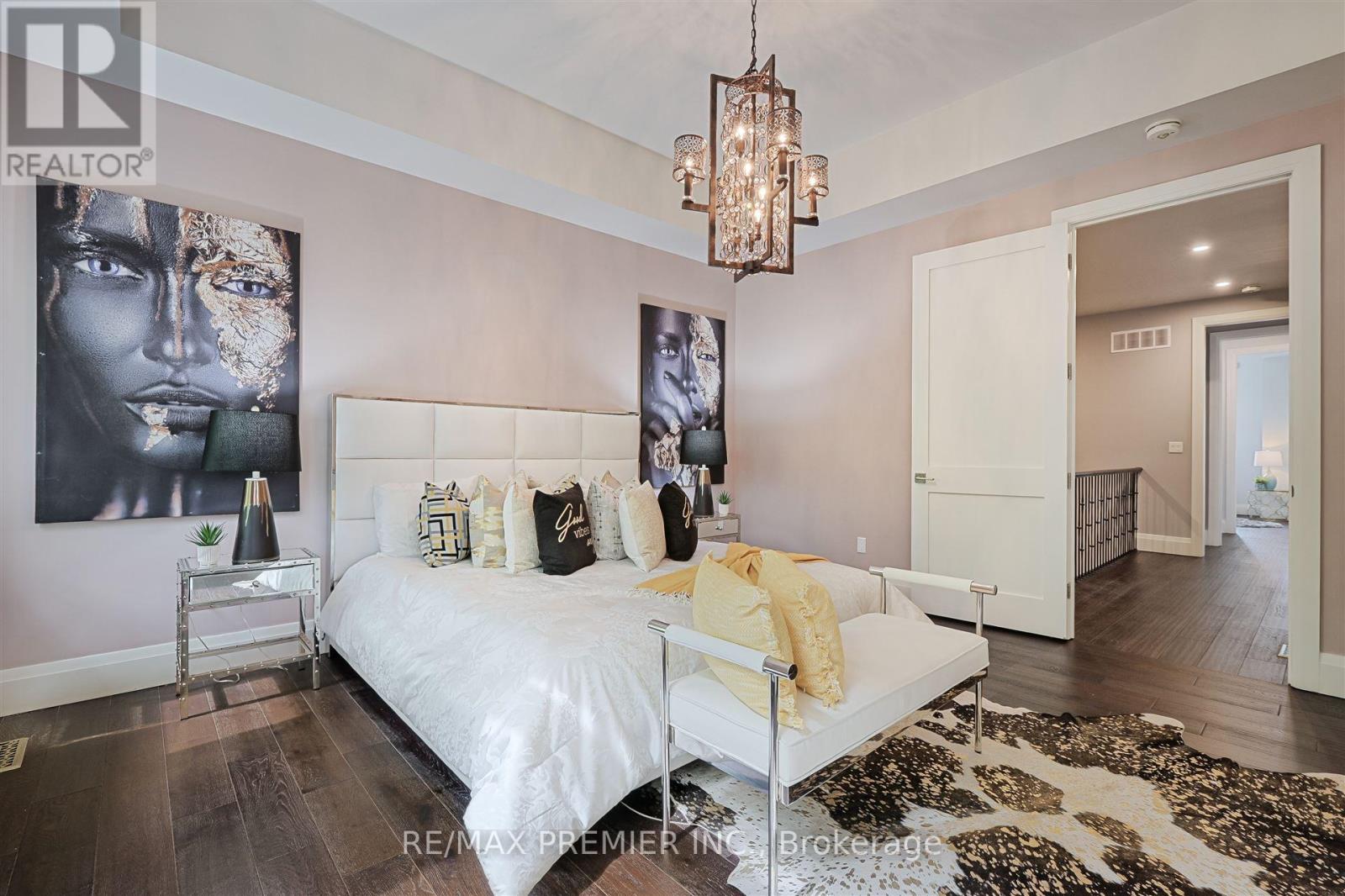 16 Leith Place, Toronto, Ontario  M4N 2R8 - Photo 19 - C12183236