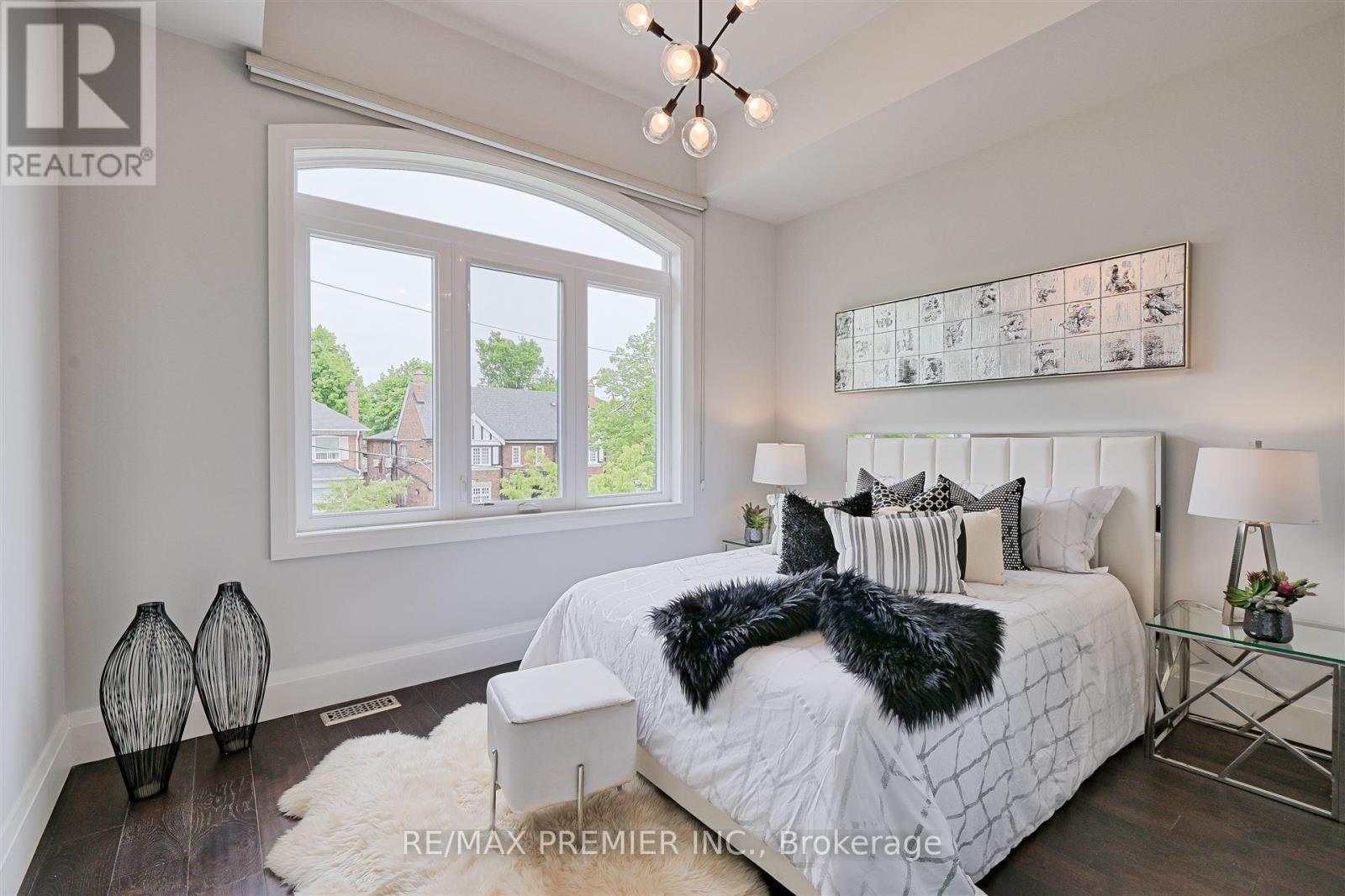 16 Leith Place, Toronto, Ontario  M4N 2R8 - Photo 26 - C12183236