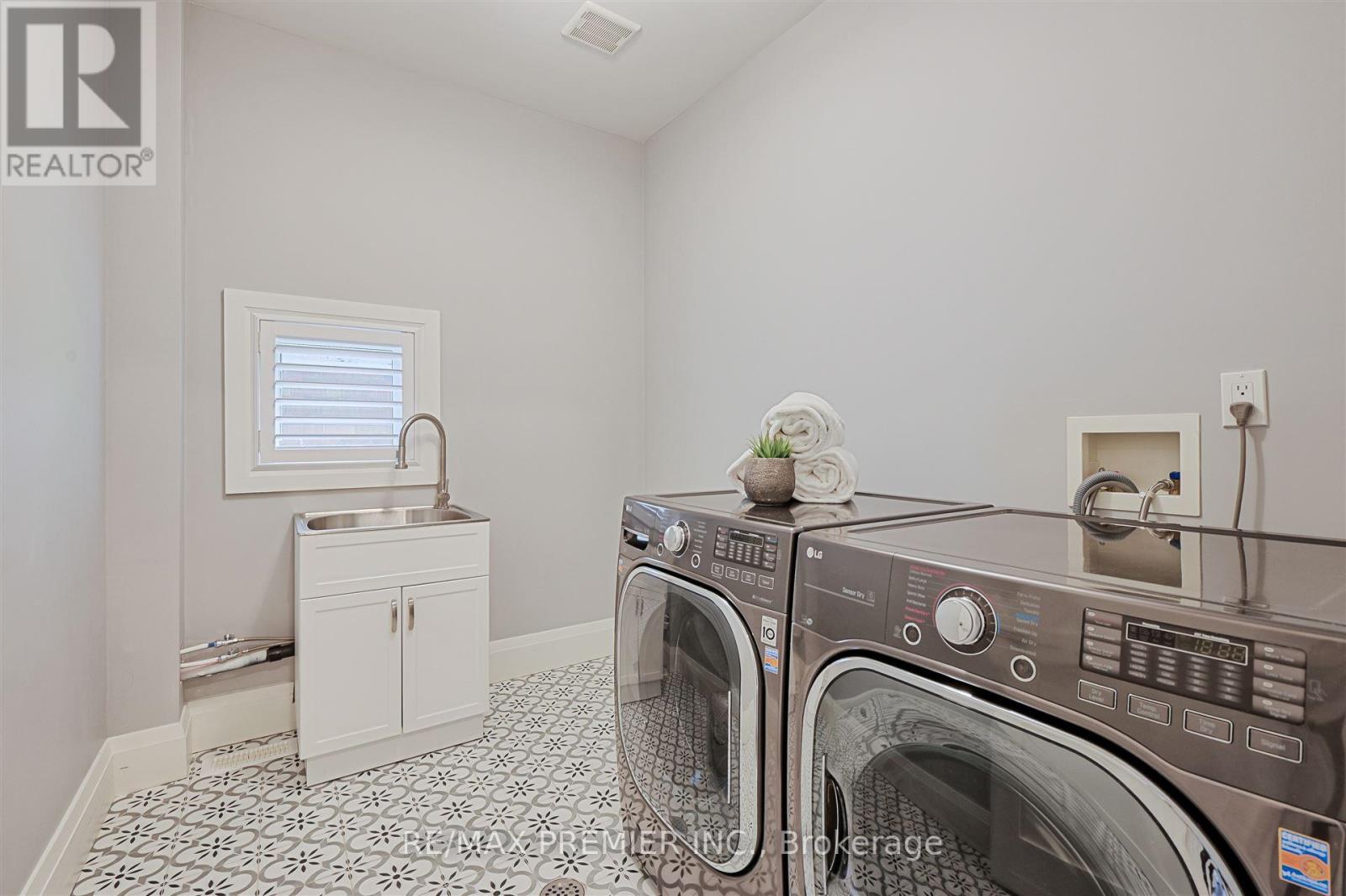 16 Leith Place, Toronto, Ontario  M4N 2R8 - Photo 30 - C12183236