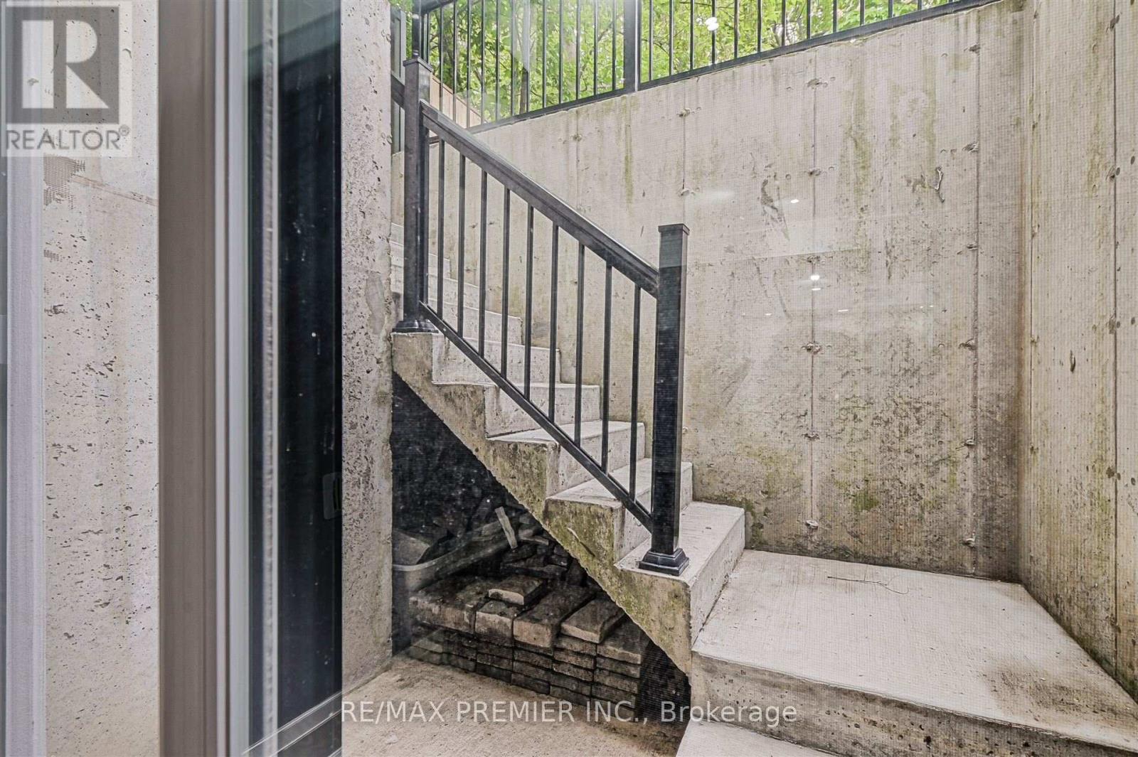 16 Leith Place, Toronto, Ontario  M4N 2R8 - Photo 37 - C12183236