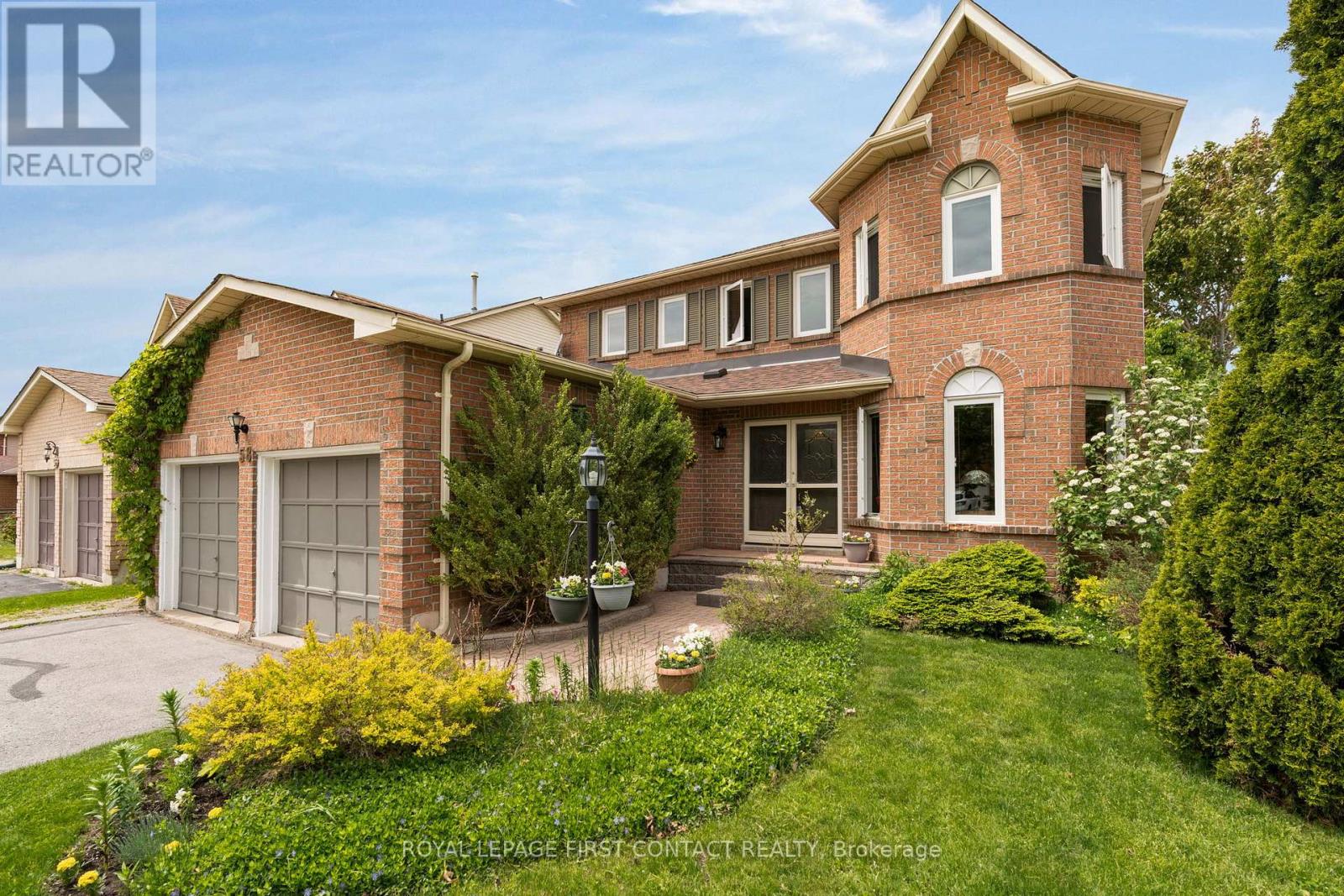 58 Mcdougall Drive, Barrie, Ontario  L4N 7H6 - Photo 2 - S12183230