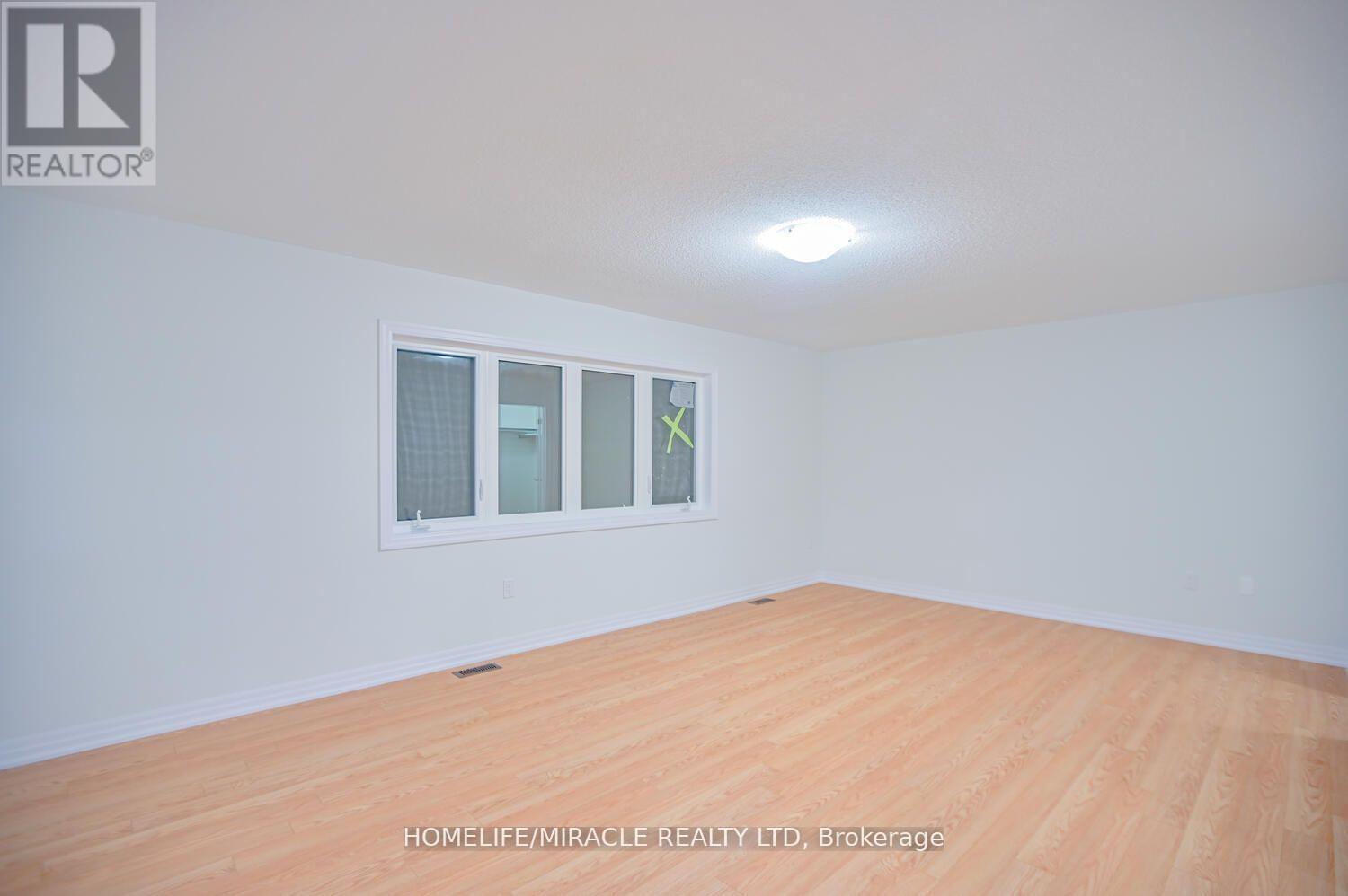 255 Centre Street, Clearview, Ontario  L0M 1S0 - Photo 17 - S12183233