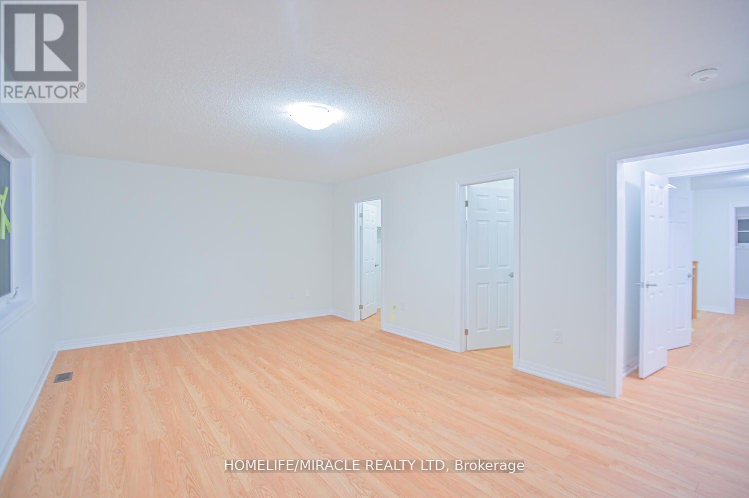 255 Centre Street, Clearview, Ontario  L0M 1S0 - Photo 18 - S12183233