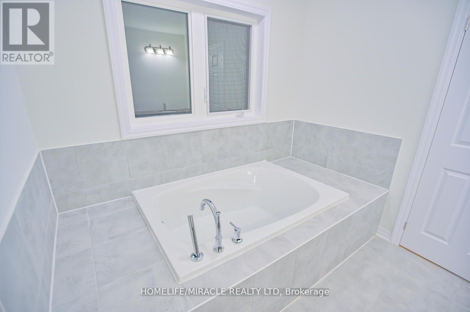 255 Centre Street, Clearview, Ontario  L0M 1S0 - Photo 23 - S12183233