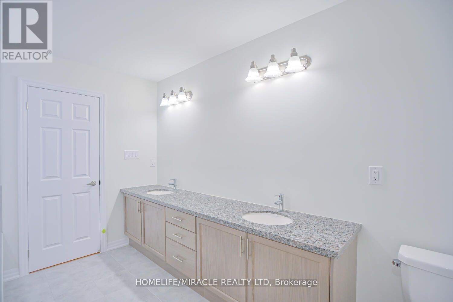 255 Centre Street, Clearview, Ontario  L0M 1S0 - Photo 24 - S12183233