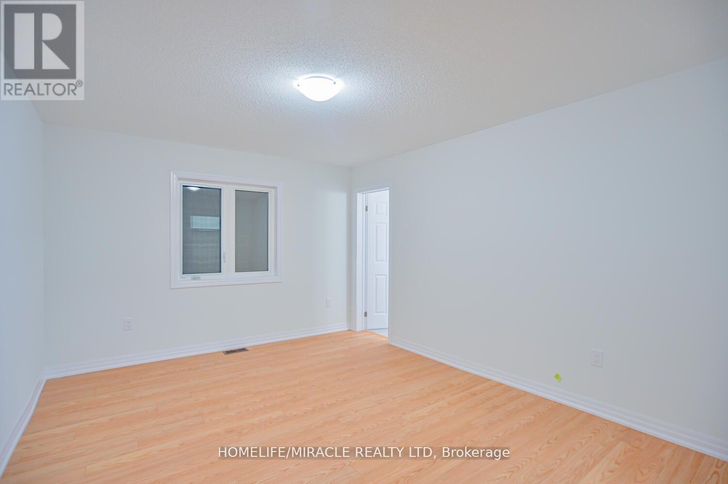 255 Centre Street, Clearview, Ontario  L0M 1S0 - Photo 25 - S12183233