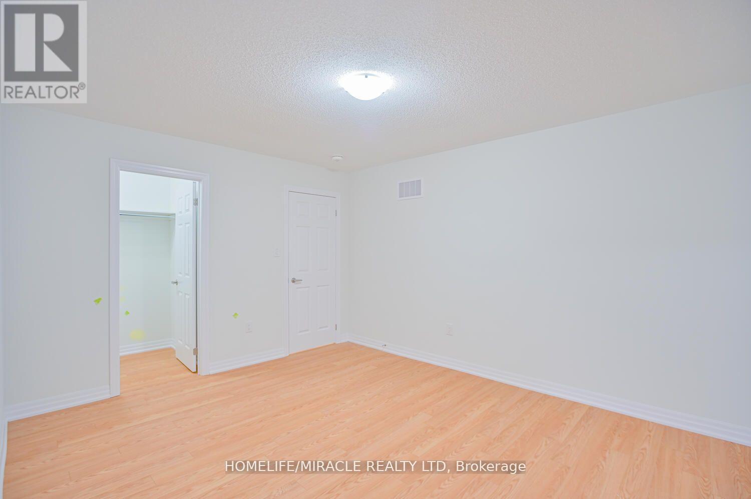 255 Centre Street, Clearview, Ontario  L0M 1S0 - Photo 26 - S12183233