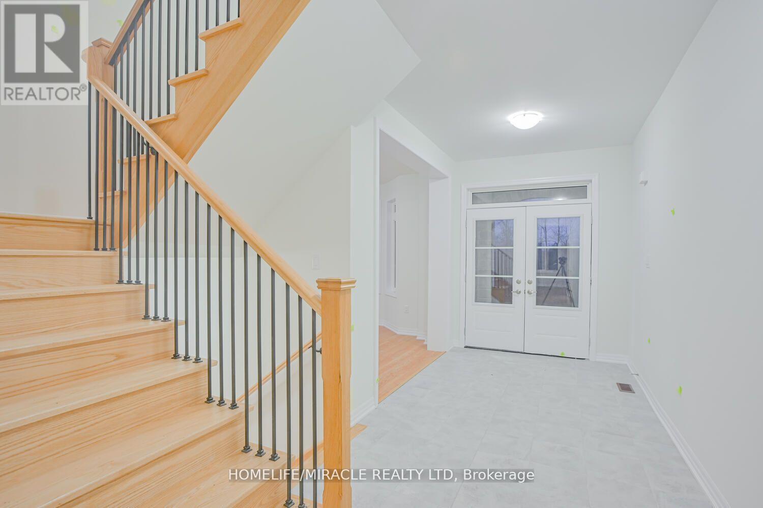 255 Centre Street, Clearview, Ontario  L0M 1S0 - Photo 3 - S12183233