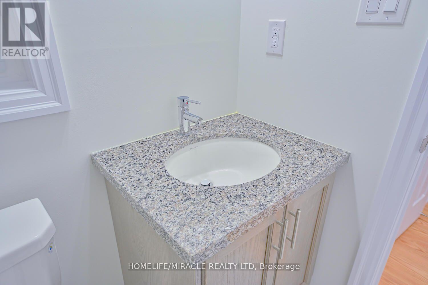 255 Centre Street, Clearview, Ontario  L0M 1S0 - Photo 35 - S12183233