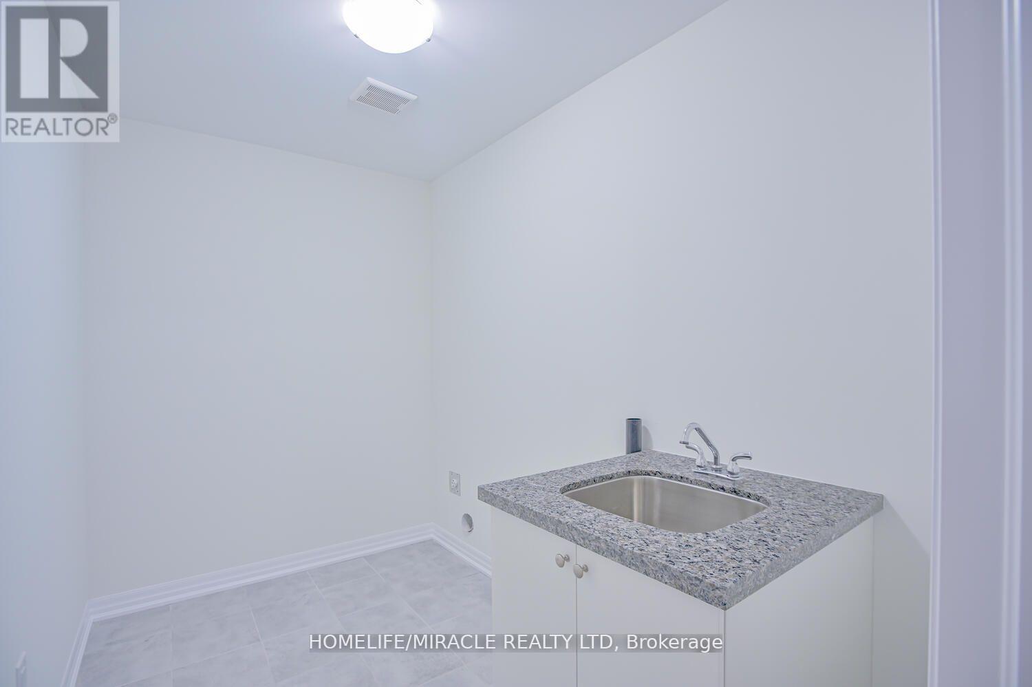 255 Centre Street, Clearview, Ontario  L0M 1S0 - Photo 36 - S12183233