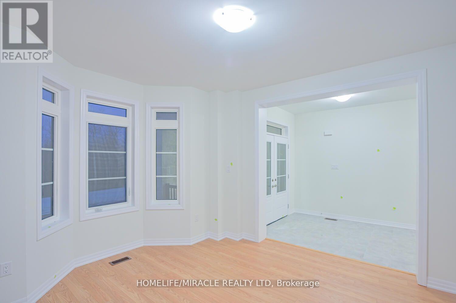 255 Centre Street, Clearview, Ontario  L0M 1S0 - Photo 5 - S12183233