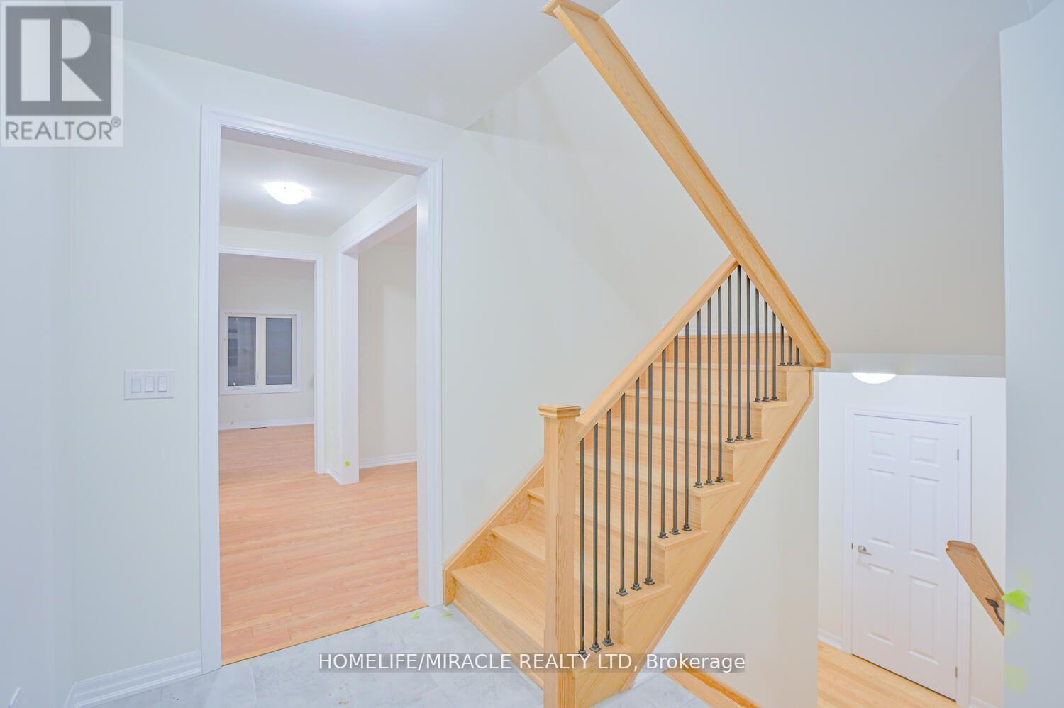 255 Centre Street, Clearview, Ontario  L0M 1S0 - Photo 6 - S12183233