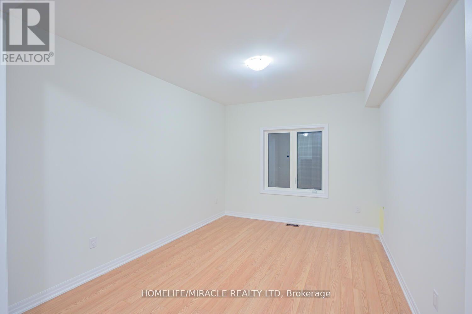 255 Centre Street, Clearview, Ontario  L0M 1S0 - Photo 7 - S12183233